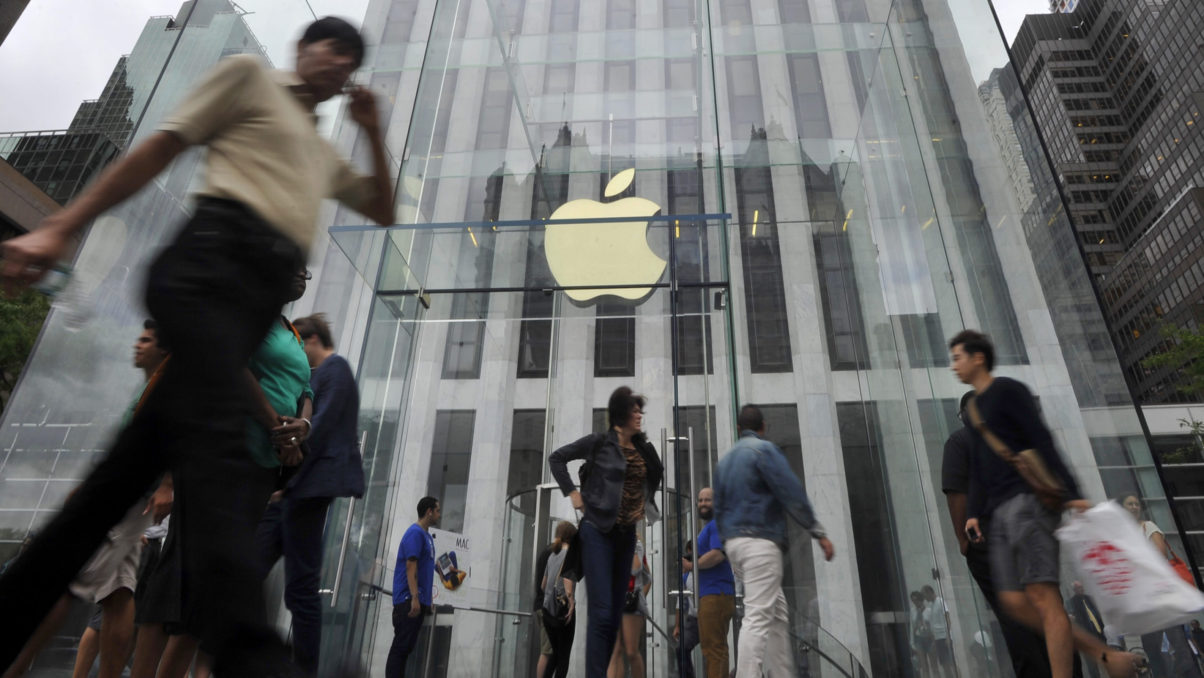 Apple May Become Worlds Largest Smartphone Brand By Early Glamsham