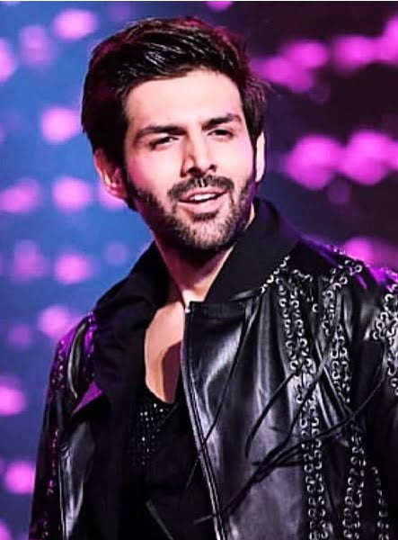 Kartik Aaryan Impresses BIG B By His Performance! | Glamsham