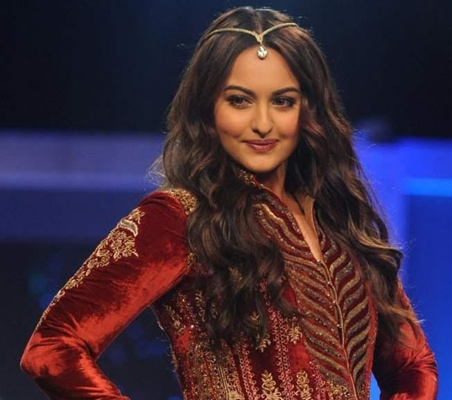 What Sonakshi Sinha Has To Say About Her Kalank Glamsham