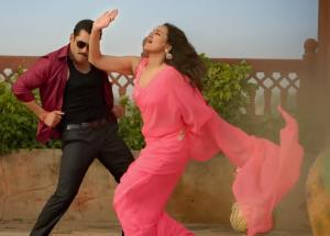 Song Lyrics YU KARKE Of Dabangg 3