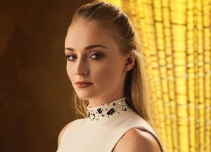 Sophie Turner suffers a MAJOR 'fashion emergency' on the Emmys red