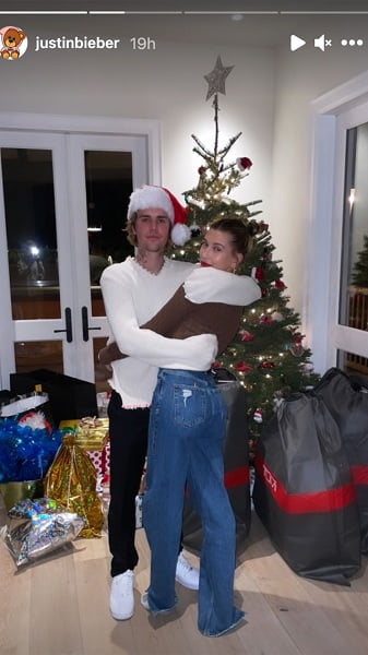 Justin Bieber Gets Cozy With Hailey Baldwin In Adorable Christmas Snap