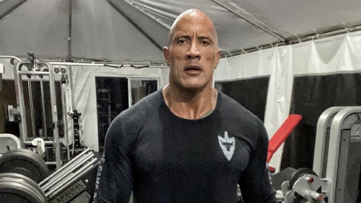 Dwayne Johnson shows off his ripped muscular thighs after gym leg