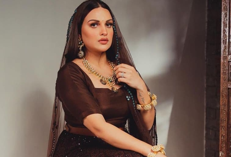 Himanshi khurana, saree beauty HD phone wallpaper | Pxfuel