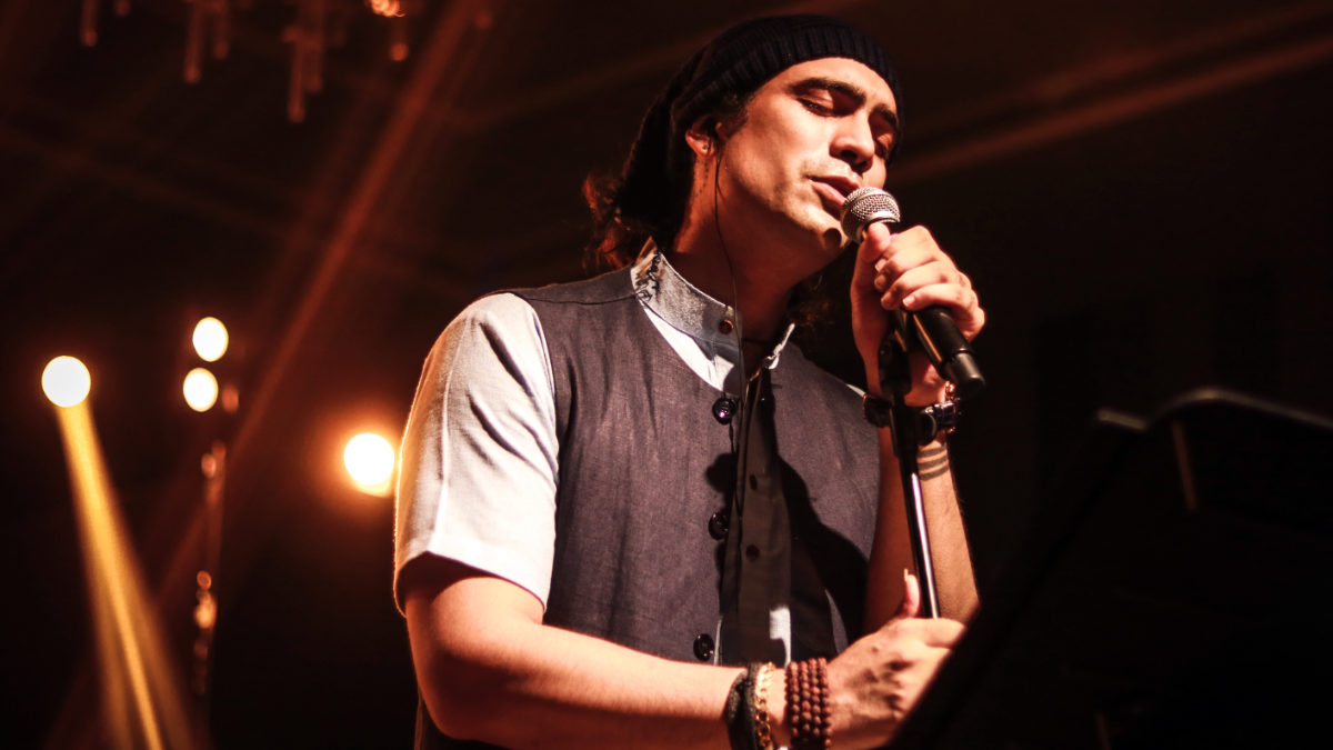 Jubin Nautiyal's Fans Demands A New Track!