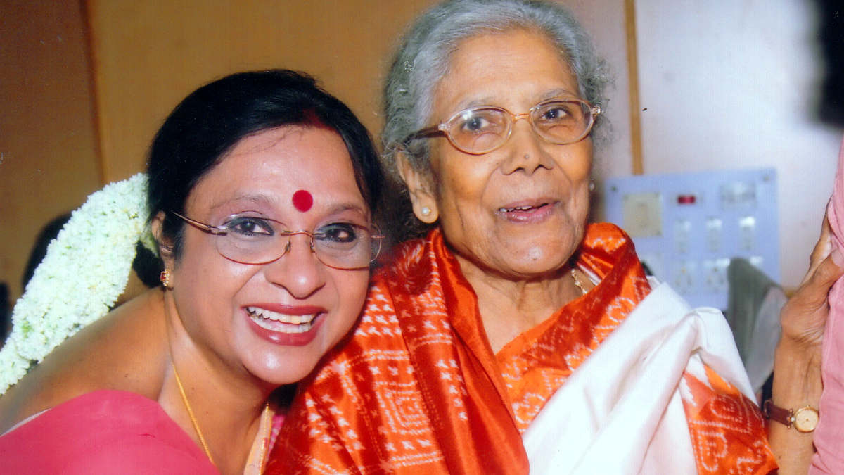 Sandhya Mukherjee - The Voice Of Bengali Romantic Heart, Passes Away