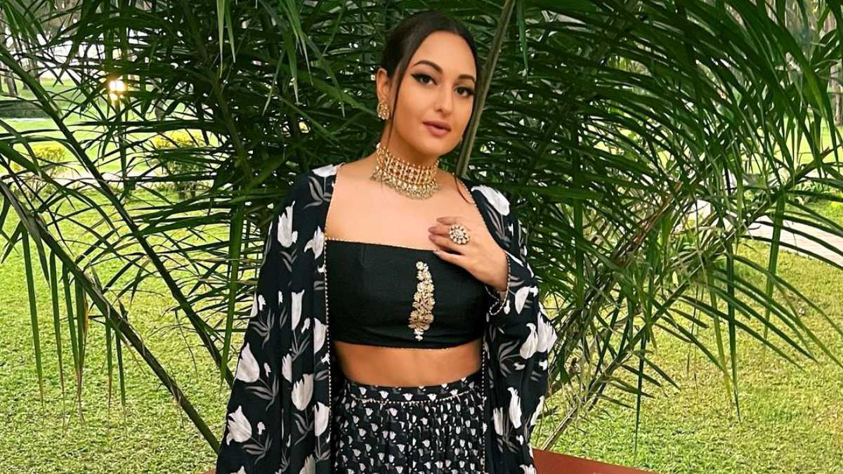 Sonakshi Sinha Ki Chodai - Sonakshi Sinha: No Truth To Rumours Of Non-bailable Warrant Against Me