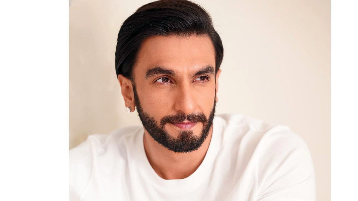 Mumbai Police File An Fir Against Ranveer Singh For Nude Photoshoot