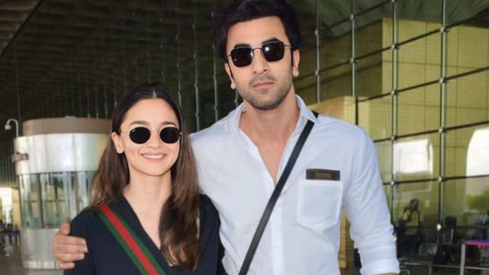 Alia Bhatt And Ranbir Kapoor Slay In Airport Fashion Look; Paparazzi ...