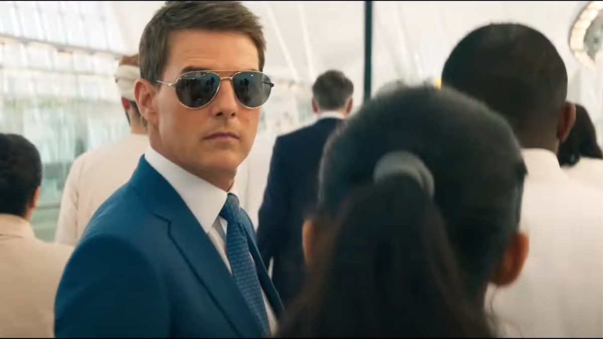 Tom Cruise Turns Photographer For 'MI7' Costars At Seoul Premiere