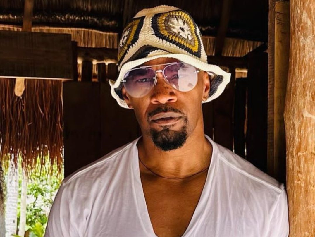 Jamie Foxx Vacations With Family In Tulum