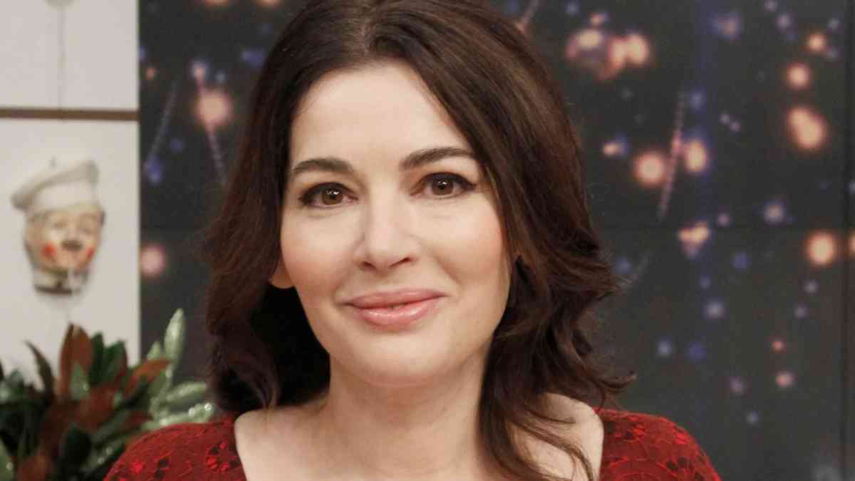 Star Chef Nigella Lawson Is ‘selfconscious' To Say 'microwave' After