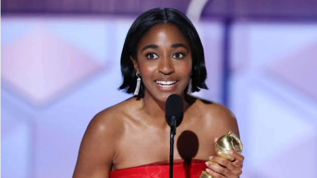 Golden Globes 2024 Ayo Edebiri Wins Best Television Female Actor For ‘the Bear Glamsham 