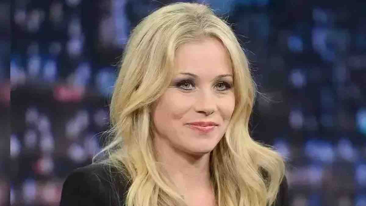 Christina Applegate Had To Wear Diapers After Contracting Virus From