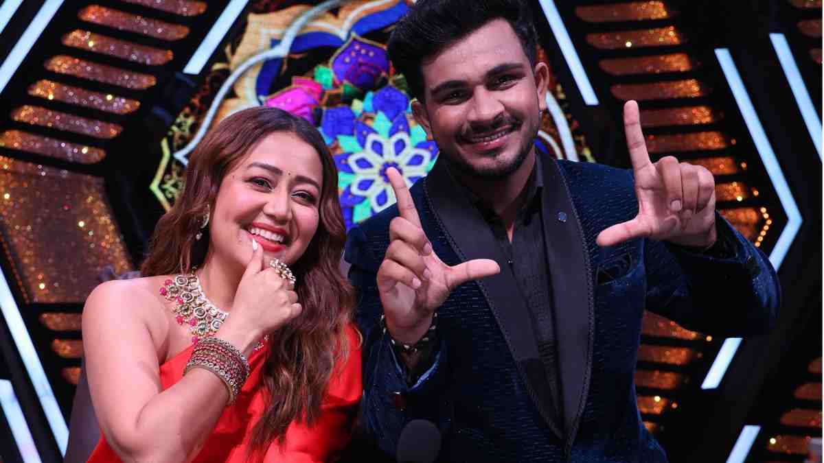 Neha Kakkar Grooves With ‘gulabi Sadi Hitmaker Sanju Rathod On Superstar Singer 3 Glamsham 4286