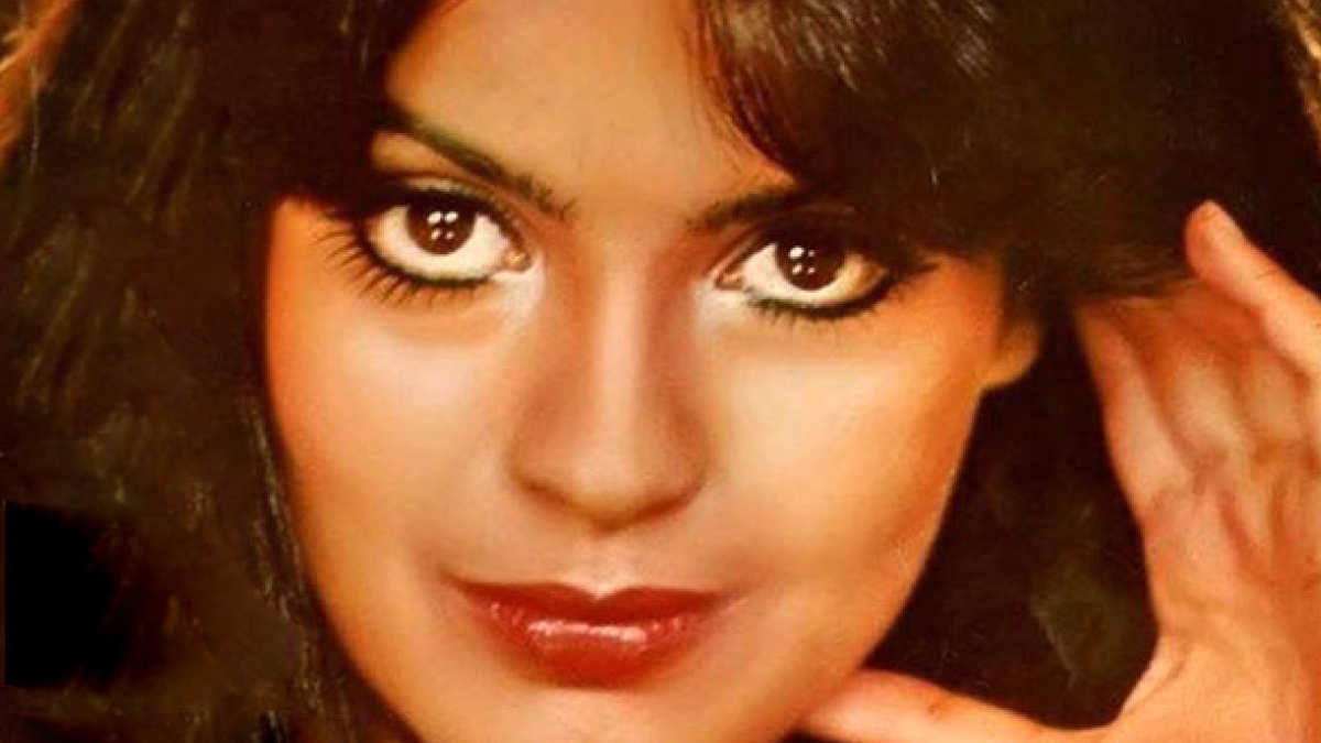 Zeenat Aman Posts ‘vintage Smoulder’, Shares Analytics Of Instagram Account