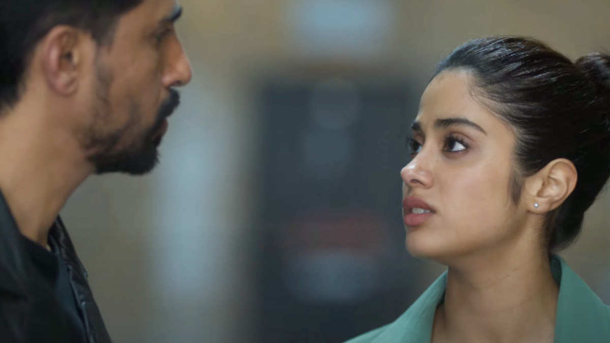 Ulajh Dialogues: Janhvi Kapoor, Gulshan Devaiah, Roshan Mathew'S Thriller Dialogues 3 kya socha tumne bach jaoge
