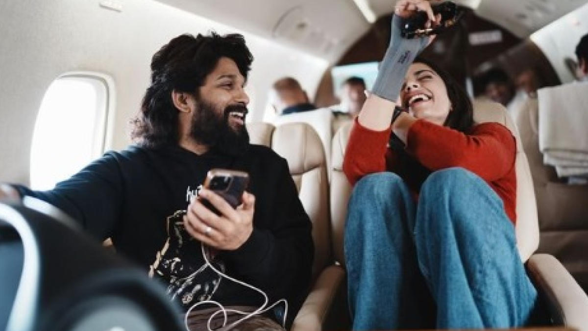 Rashmika Mandanna shares a candid picture with Allu Arjun