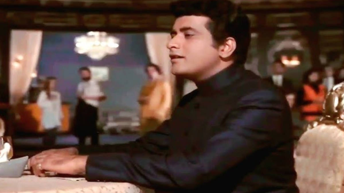 Manoj Kumar Passes Away, Leaving Behind A Timeless Legacy 5 image source manoj kumar from a scene in purab aur paschim youtube