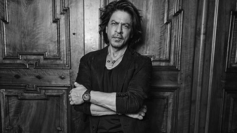 Inside Shah Rukh Khan’s Emotional Visit to Dharmendra’s Funeral at Pawan Hans Crematorium