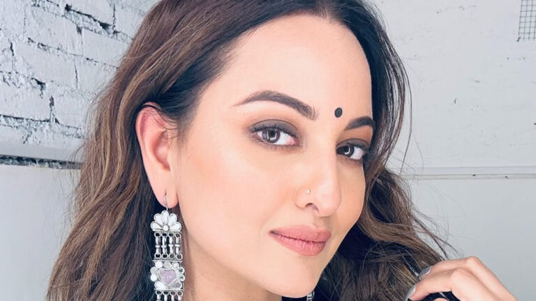 Sonakshi Sinha Blasts Air India For 6-Hour Delay