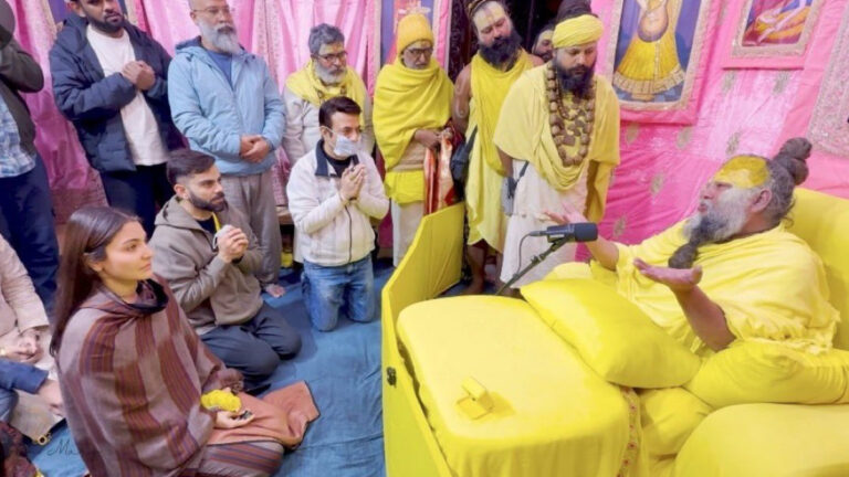 Virat Kohli and Anushka Sharma’s Spiritual Moment in Vrindavan Is Winning Hearts
