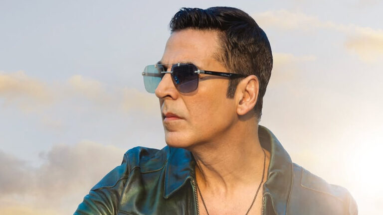 Akshay Kumar’s SUV And Security Car Crash In Juhu, Actor Unscathed