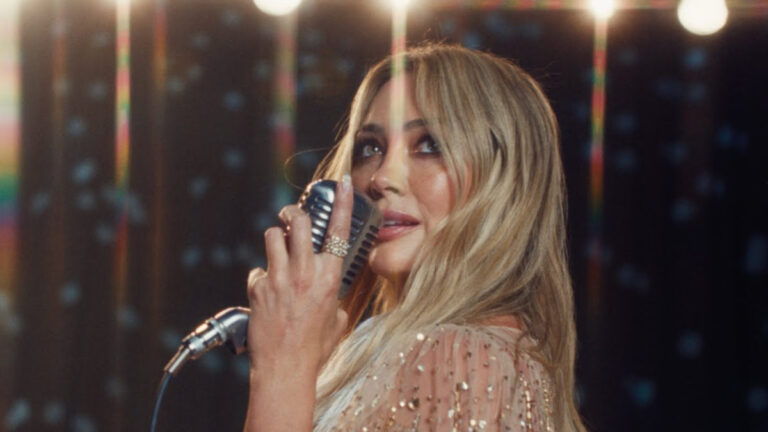 Hilary Duff – Mature Song Lyrics