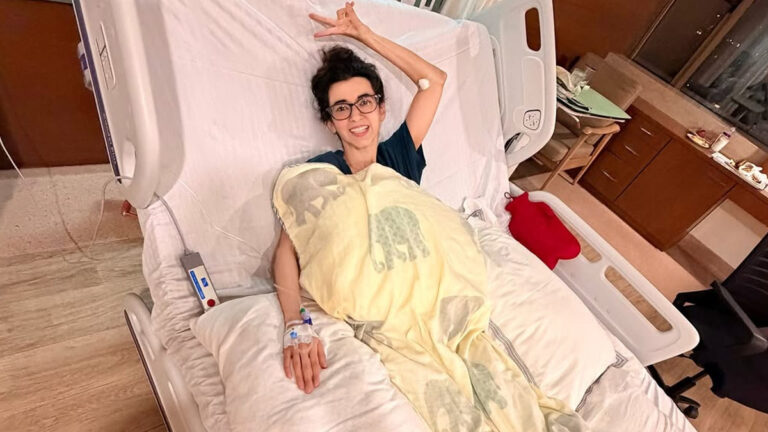 Hrithik Roshan’s Sweet Moment with Saba Azad in Hospital