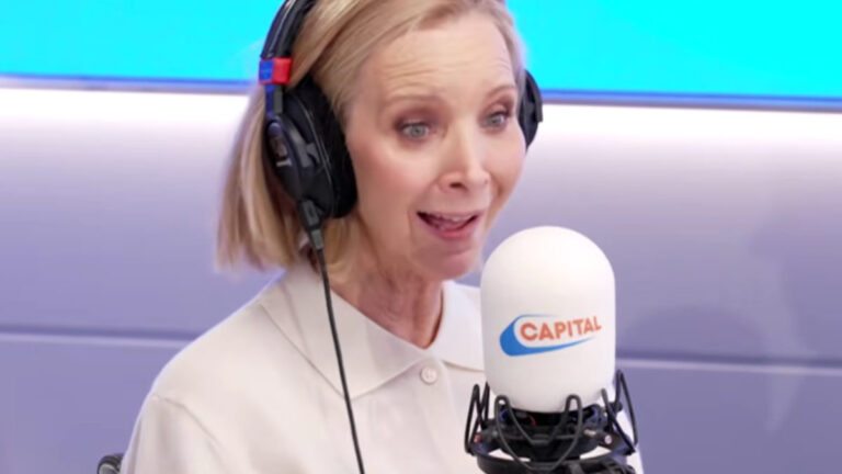 Lisa Kudrow Says She Feels Too Embarrassed To Watch Friends In Front Of Her Family