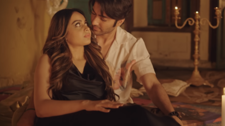 Akshay Kharodia and Namrata Sharma – Main Tera Hoon Song Lyrics