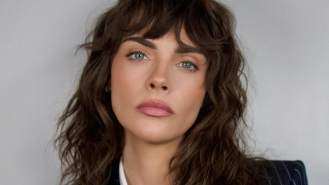 cara-delevingne-says-viral-burning-man-photos-exposed-a-struggle-she